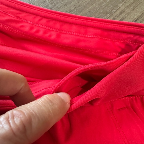 Lands’ End Red Bermuda Shorts Quick Dry/Swim Size 8 - Picture 8 of 10
